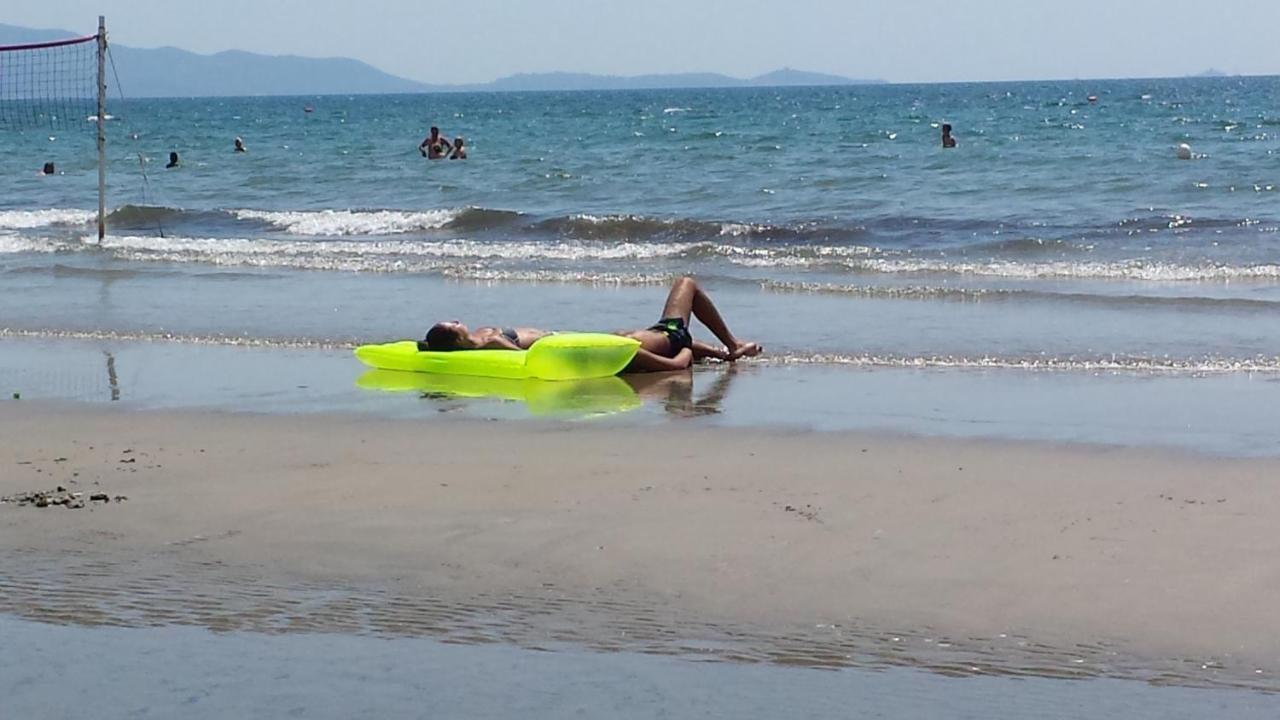 Hotel Ausonia Follonica Dış mekan fotoğraf