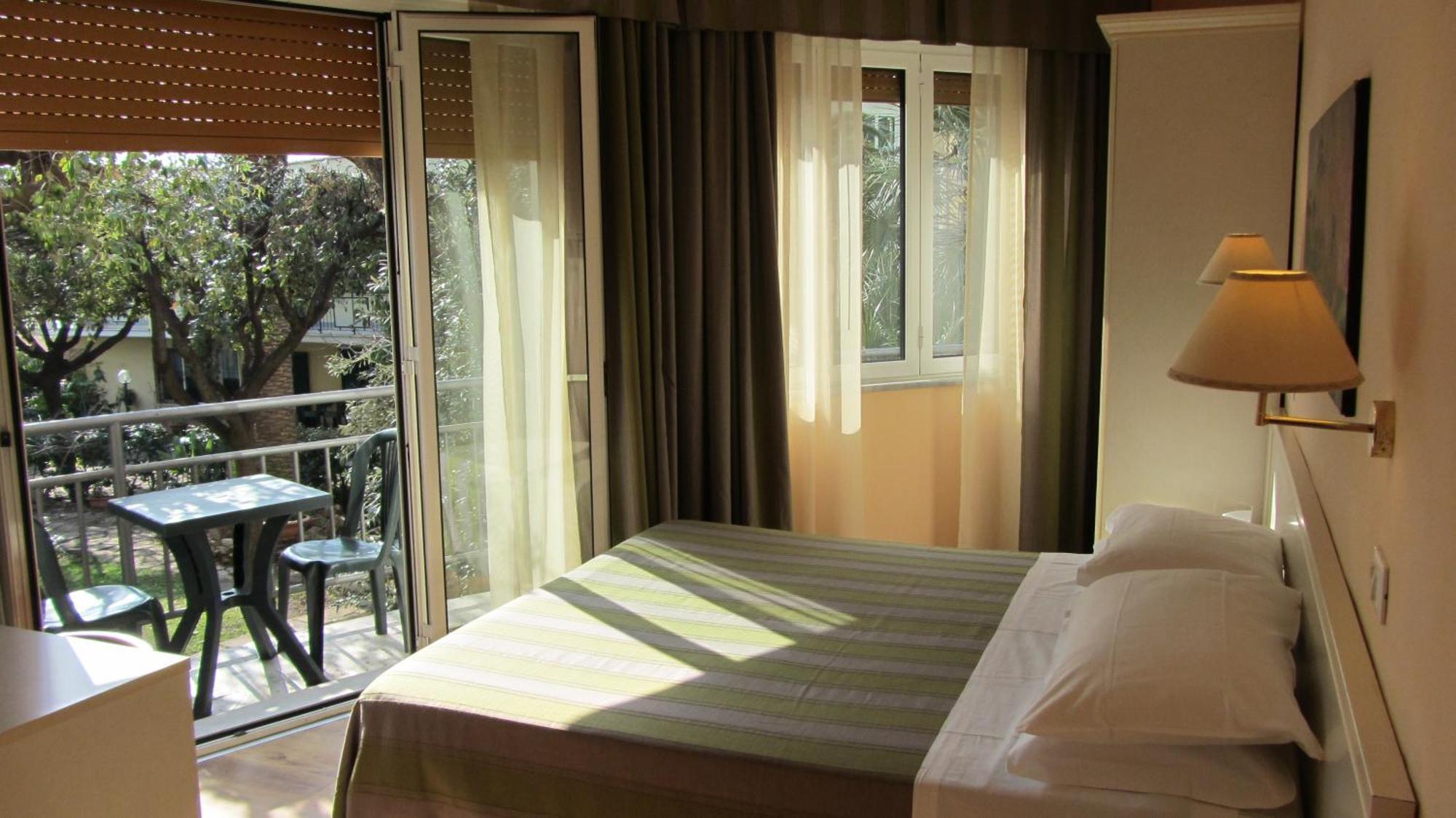 Hotel Ausonia Follonica Dış mekan fotoğraf