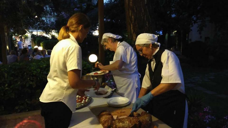 Hotel Ausonia Follonica Dış mekan fotoğraf